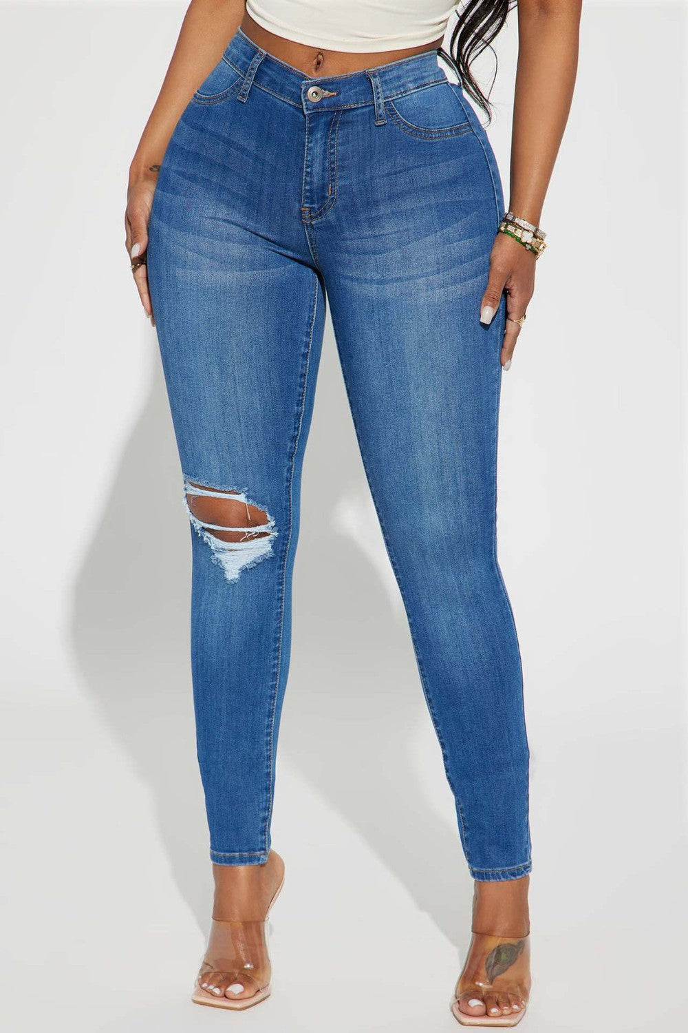 Distressed Buttoned Jeans with Pockets